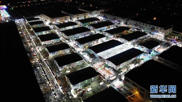 图为6月3日拍摄的济南环联夜市（无人机照片）