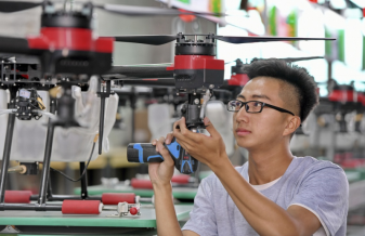 “无人机装调检修工”——无人机安全飞行的“保护伞”