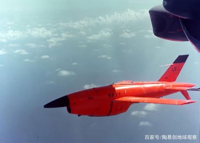50年前无人机就能空战？美军隐瞒一项试验，F-4竟输给了“火蜂”