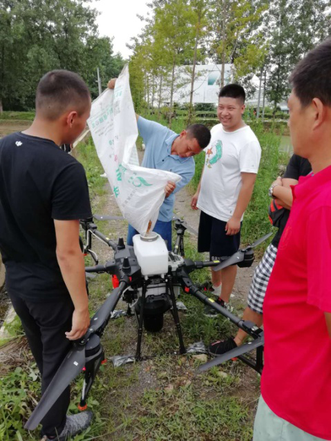 无人机飞播助力武穴农机提质增效