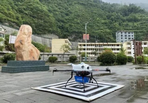 小青果拍了拍你，中通快递无人机配送试飞成功～