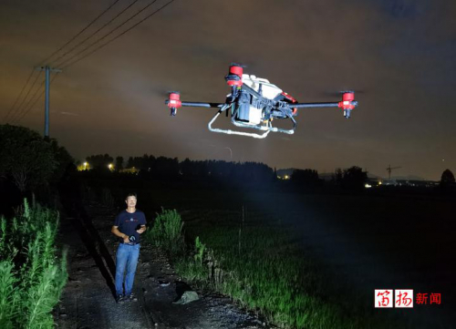 柯桥：“神器”来了！无人机上天“耕种”“智慧农田” 