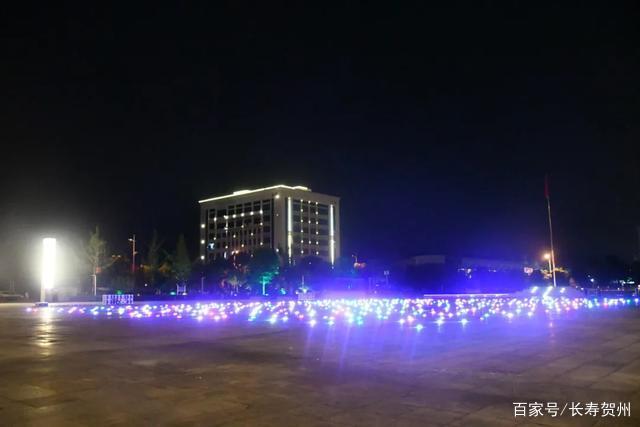 今晚，500架无人机夜空秀将在贺州这里上演！