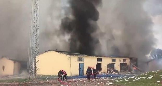 大批战机闯入土耳其，一举摧毁关键兵工厂，北约雷达竟浑然不觉