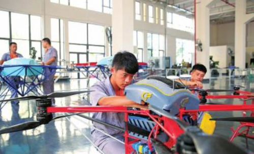 少年强则国强！中国“大疆无人机”成世界巨头，美国都束手无策