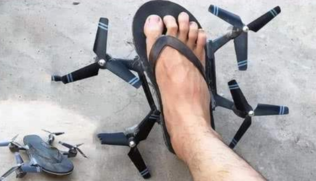 老外奇思妙想，把“拖鞋”改造成无人机，起飞瞬间太炫酷了！