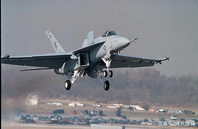 无人机介入，指挥部轻松被炸，阿国炮兵总指挥和参谋长身亡