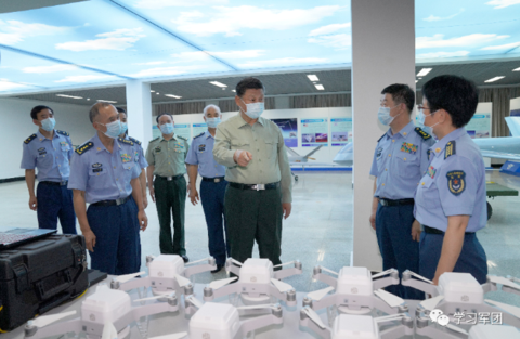 这次，习近平去看了无人机