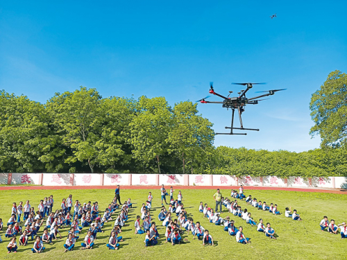 无人机科普进校园 给孩子插上梦想的翅膀