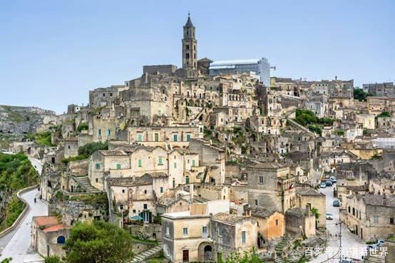 意大利无人机拍下城市景象，引网友热议：这简直是“反人类”规划