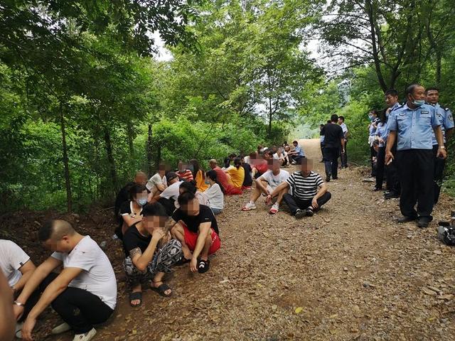 湖北京山：无处可逃！警方出动无人机深山密林抓赌徒