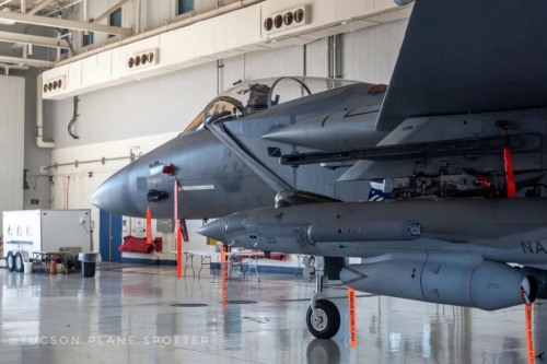 “忠诚僚机”家族再添机载空射型号