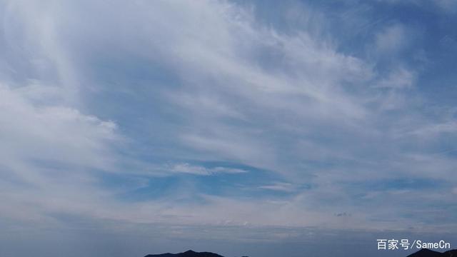 无人机航拍蓝天白云 我想做一只小小鸟！