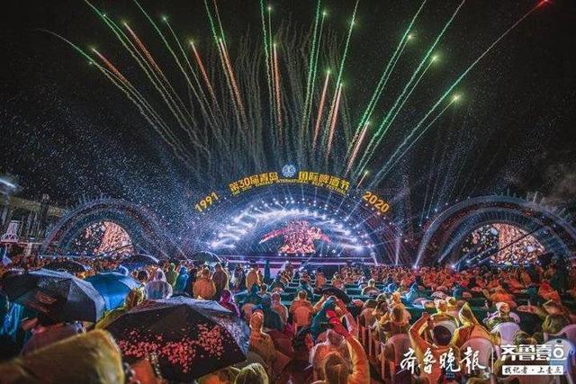 今晚，无人机表演和绚丽焰火秀将闪耀金沙滩啤酒城夜空