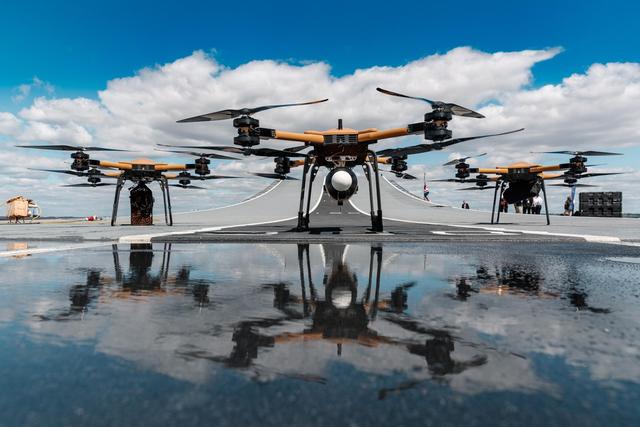 电动多旋翼？无人机登上英国海军航母，设想“改变游戏规则”
