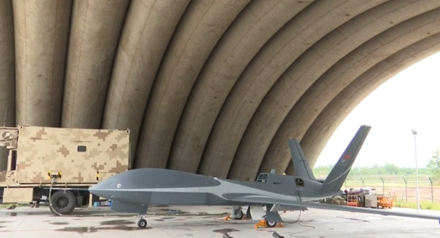 云影无人机改名翼龙10！一夜间战力脱胎换骨，巴铁：摧毁不明目标