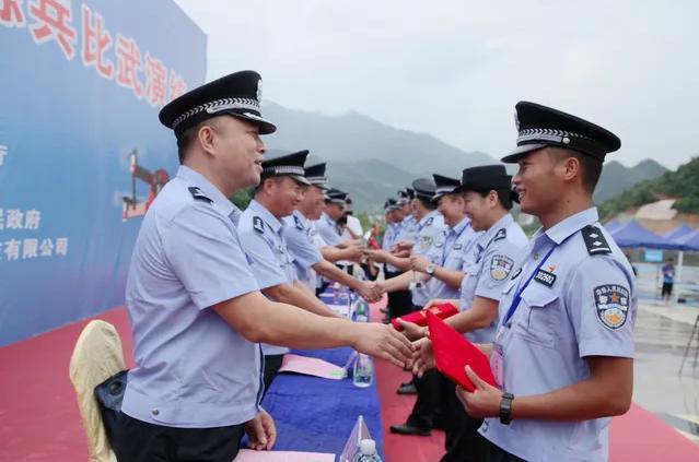 广西警用无人机实战大练兵比武演练活动闭幕 贺州代表队获集体一等奖