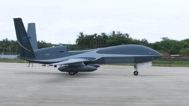 成飞再次立下大功，又一神秘军机首次亮相，已前往南海执行任务