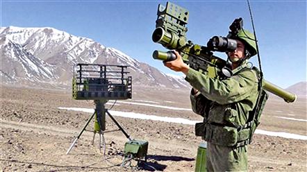 俄军“柳树”便携式防空导弹系统数千米外击落无人机