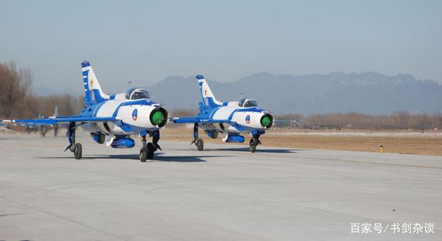 中国420架歼-7，能改成无人机击沉美军航母？该如何利用才更高效