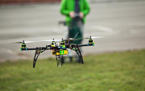 无人机驾驶员： 就业市场的“香饽饽”