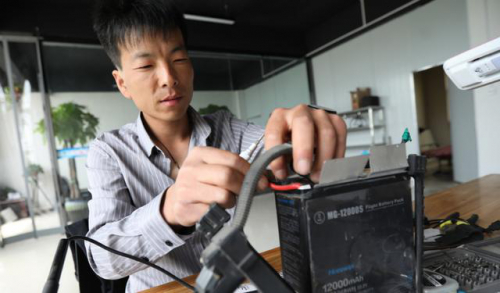 陕西小伙贷款买了8架无人机，年收入60万，啥生意这样火爆