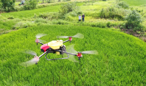 效率翻倍！引入无人机实施智慧田管