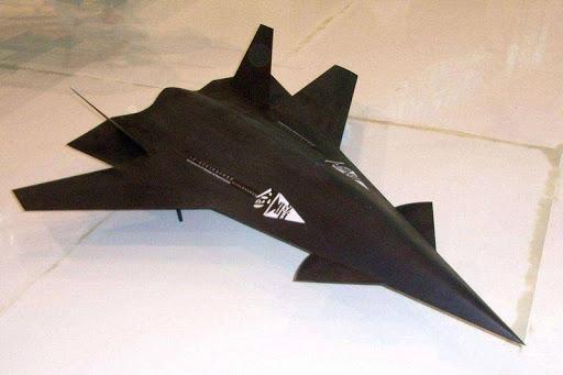 新隐形机重装登场？20家族又一成员要来了，气动外形或显著改变