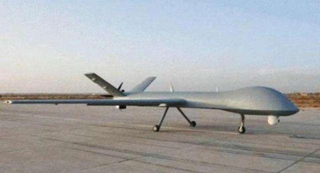 我军“远火营”搭配高速无人机有多强？一次可击毁上百辆坦克