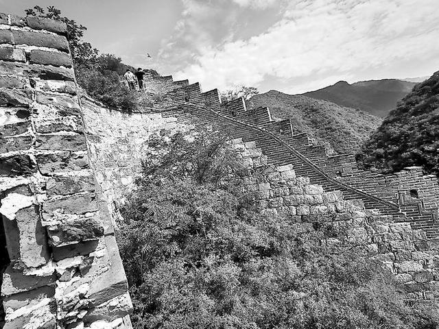 无人机起飞拍照，数字建模……为长城保留一份完整准确档案