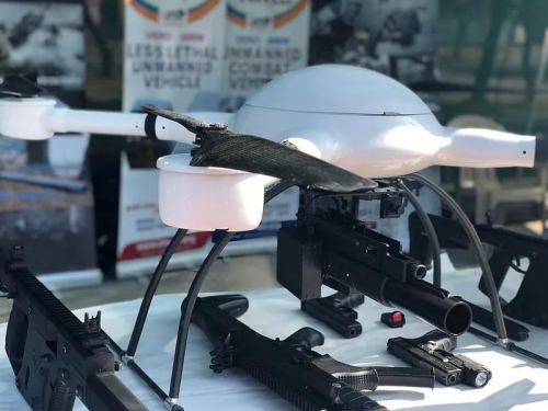 印度特种部队武装无人机曝光，可携带两具榴弹发射器，印媒：100％国产！