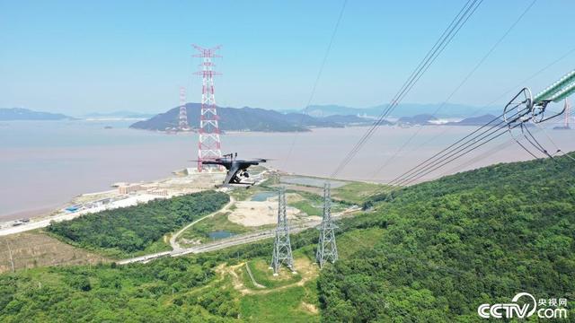 5G无人机巡检输电高塔