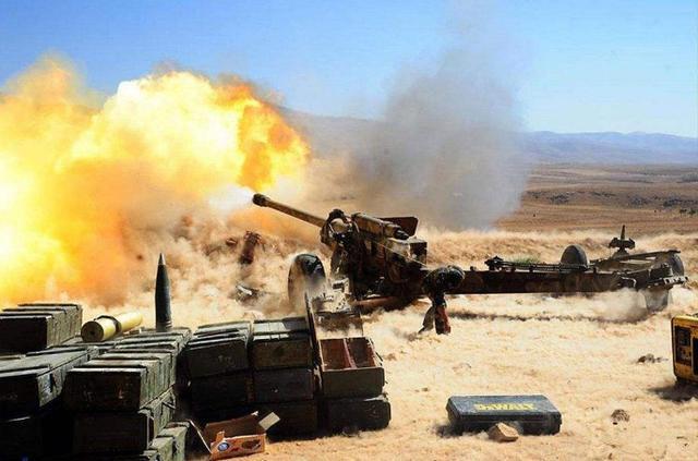 叙反对派击落两架军机，站在遗骸旁振臂欢呼，结果却发现是美国的