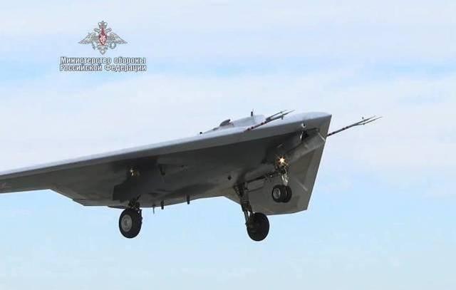 俄媒：俄“猎人”重型无人机将变身远程拦截机，可全自动攻击