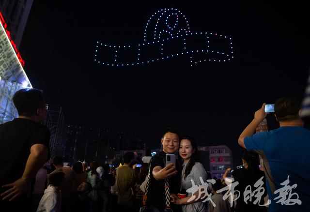 惊艳！长春150架无人机打造绚烂光影世界
