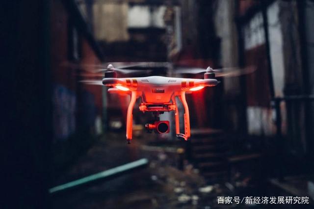 从“空中鱼雷”到“遛狗神器”，无人机还能这样玩？