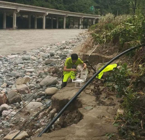 跨河光缆被洪水冲断！天全移动分公司无人机高空抢险
