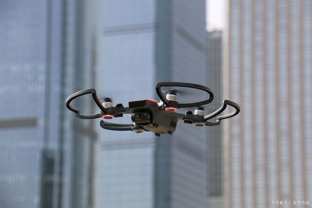 无人机已在很多个领域内广泛应用，将来毫无疑问会变为劳动工具