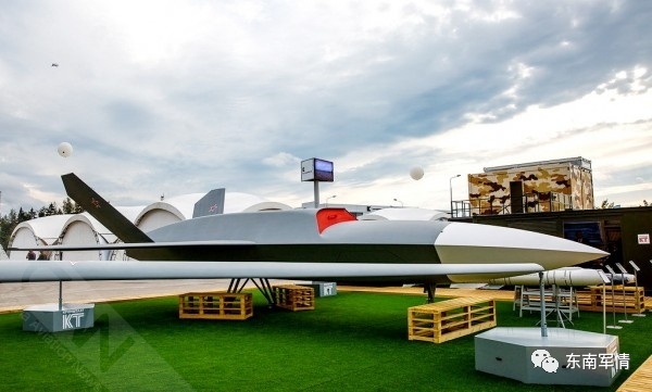 俄罗斯“雷霆”无人机首次公开亮相