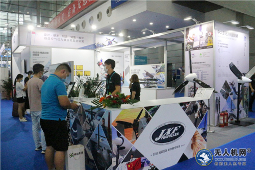 引导潮流——卓尔航空深圳无人机展秀