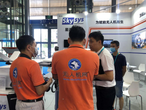 颠覆充电速度！星逻智能最新推出星电气冷闪充系统，充满无人机只需15分钟！