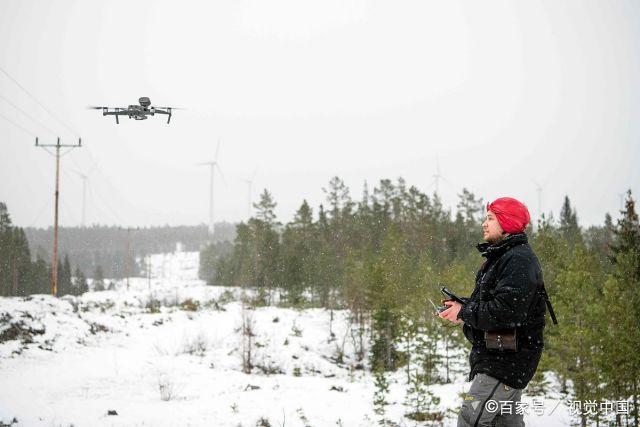 瑞典原住牧民面临气候变化挑战 用无人机监控驯鹿群