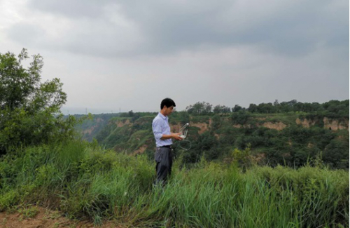 彬州：利用无人机开展入河排污口排查