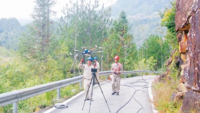 寿宁供电无人机作业，10分钟干完10多人几个小时的活
