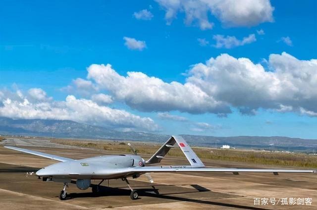 你有无人机，我有炮兵：亚美尼亚炮兵大显身手，数十名阿军倒下