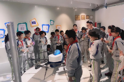 氢航科普日：小学生走进氢航