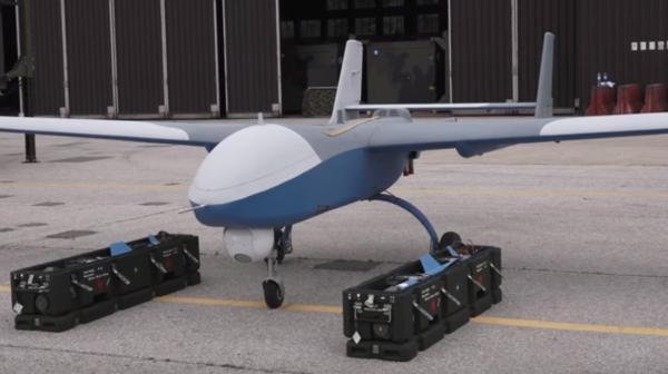 塞尔维亚测试彩虹无人机，10发10中令观摩团沸腾，这武器太厉害了