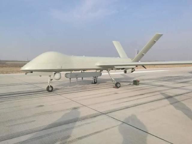 彩虹无人机“首秀”惊艳北约，成功完成任务，塞尔维亚赚到了