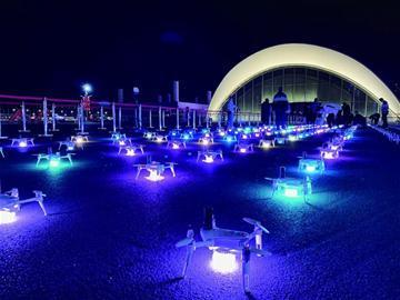 500架无人机点亮浮山湾 30日晚还有一场表演