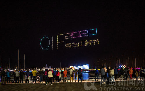 实拍奥帆中心无人机表演 新概念空中烟花秀再度上演